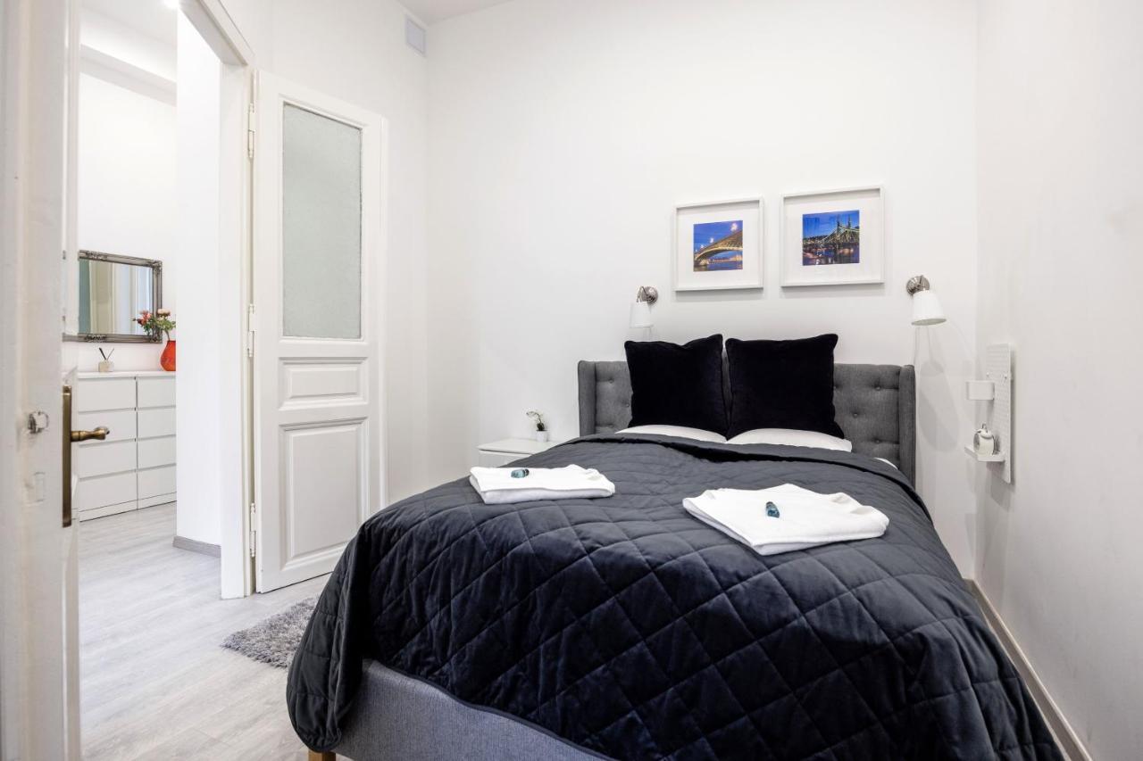 Mystic Dreamy Apartment บูดาเปสต์ ภายนอก รูปภาพ