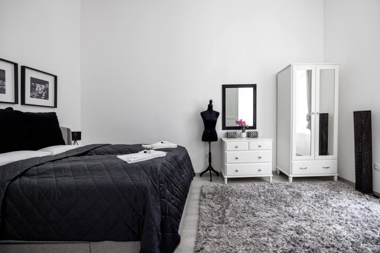 Mystic Dreamy Apartment บูดาเปสต์ ภายนอก รูปภาพ