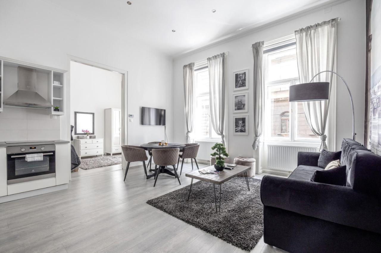 Mystic Dreamy Apartment บูดาเปสต์ ภายนอก รูปภาพ