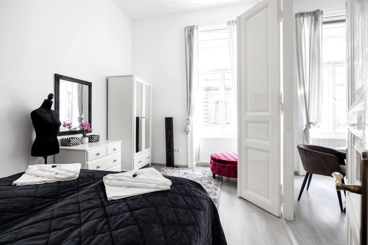 Mystic Dreamy Apartment บูดาเปสต์ ภายนอก รูปภาพ