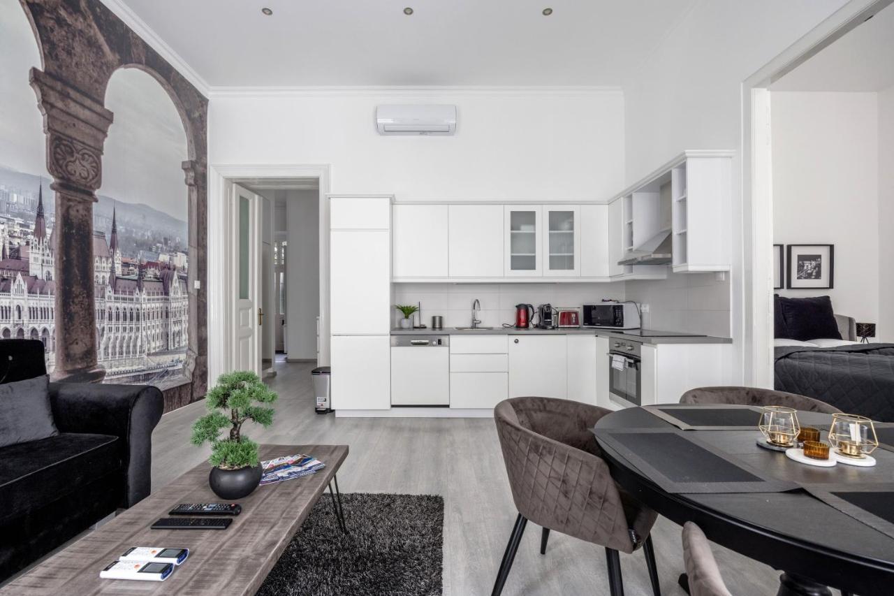 Mystic Dreamy Apartment บูดาเปสต์ ภายนอก รูปภาพ